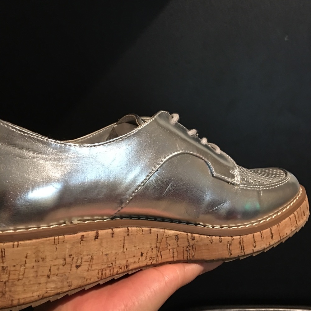 Shoes - Picture 5 of 6